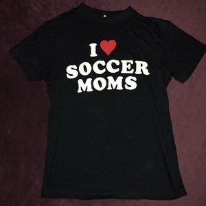 I ❤️ soccer moms T-shirt